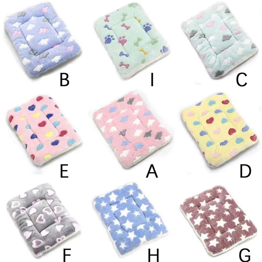 lit confortable chat chien coussin doux motif pattes os couleur pastel