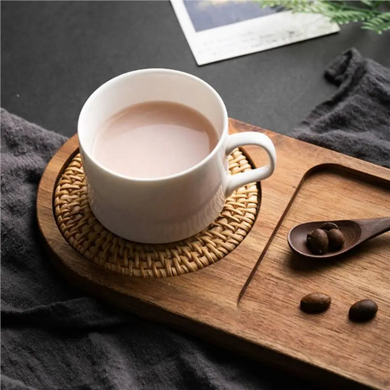 plateau bois naturel moderne tasse cuillère serviette grains cacao postale feuille