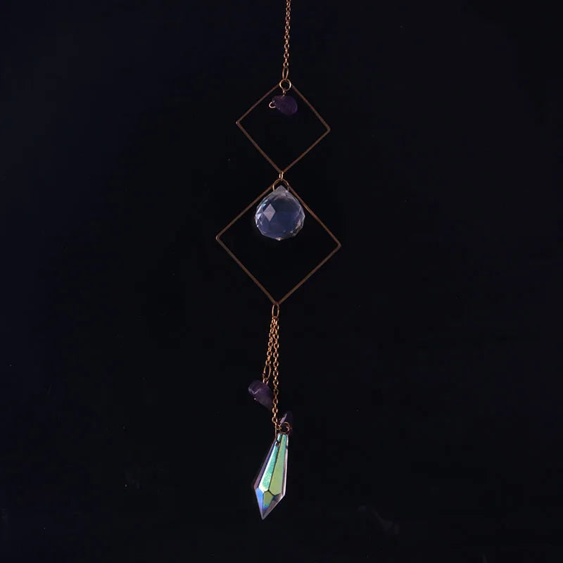 bijou pendentif cristal or bleu violet vert formes géométriques motifs oculaires translucides boho chic