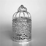 cage oiseaux ornements floraux ajourée artisanale élégante anneaux suspendus décoration maison or argent noir