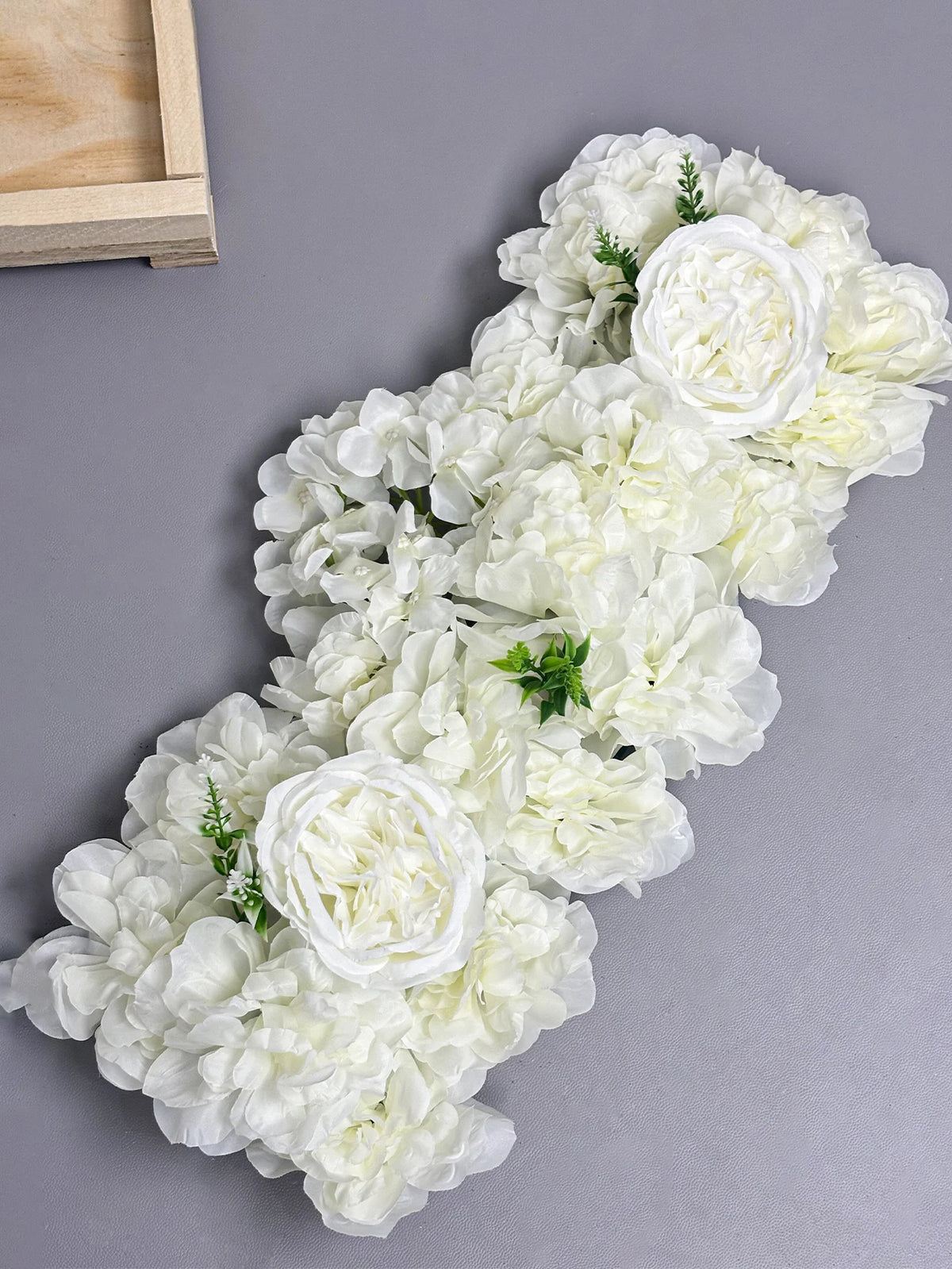 bouquets fleurs artificielles roses hydrangeas mariage anniversaire décoration extérieur blanc vert