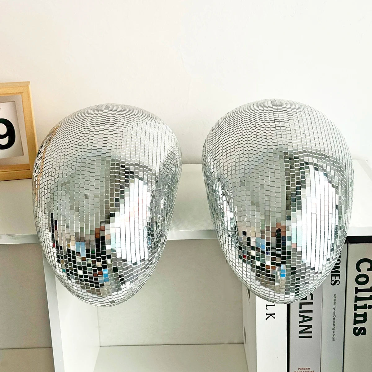 décoration intérieure boule miroir argentée moderne effet mosaïque brillant disco ball