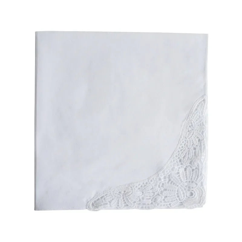 serviettes coton dentelle blanche classique événements spéciaux table mariage usage pratique élégantes sophistiquées decoration