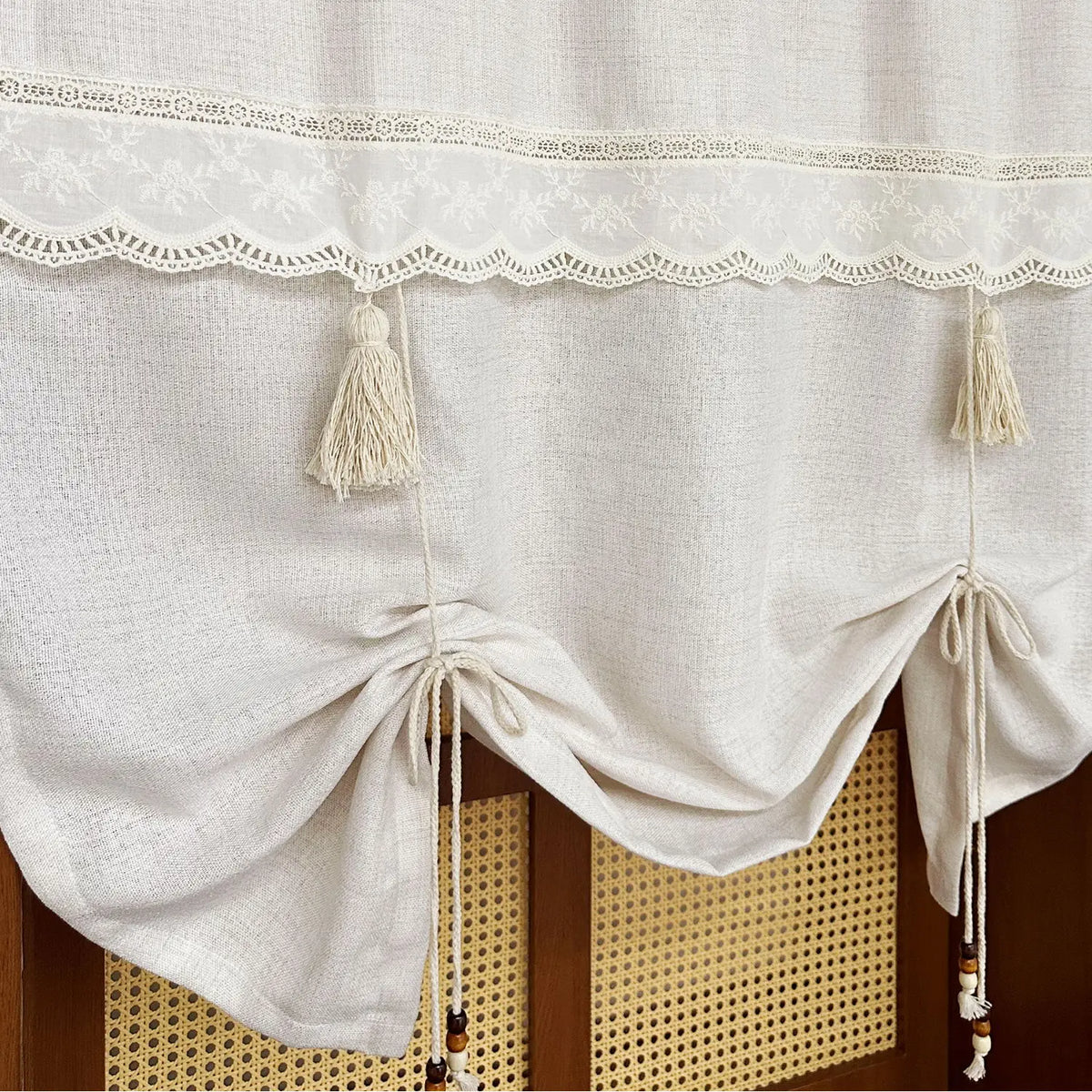 rideau blanc cassé semi transparent rustique dentelle franges tringle rideau chambre salon