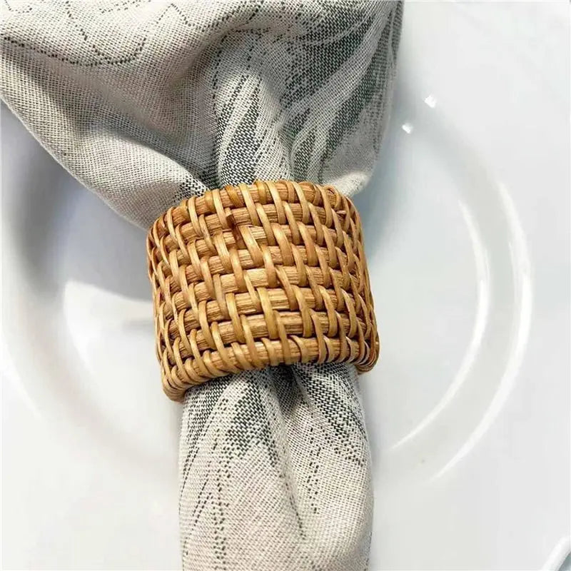 anneaux serviettes tressés bois naturel décoration table rustique bohème fourchettes couteaux assiettes