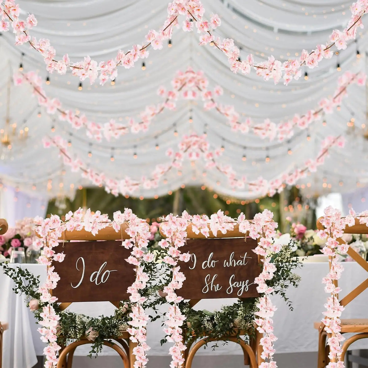 guirlande florale mariage extérieur fleurs roses blanches arches décorations festives anniversaire fêtes prénuptielles