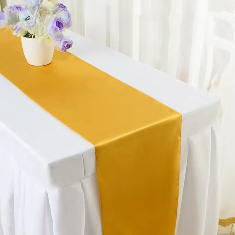 table chemin table uni moderne rouge blanc jaune doré bleu roi beigeclair opacité saisonmariages