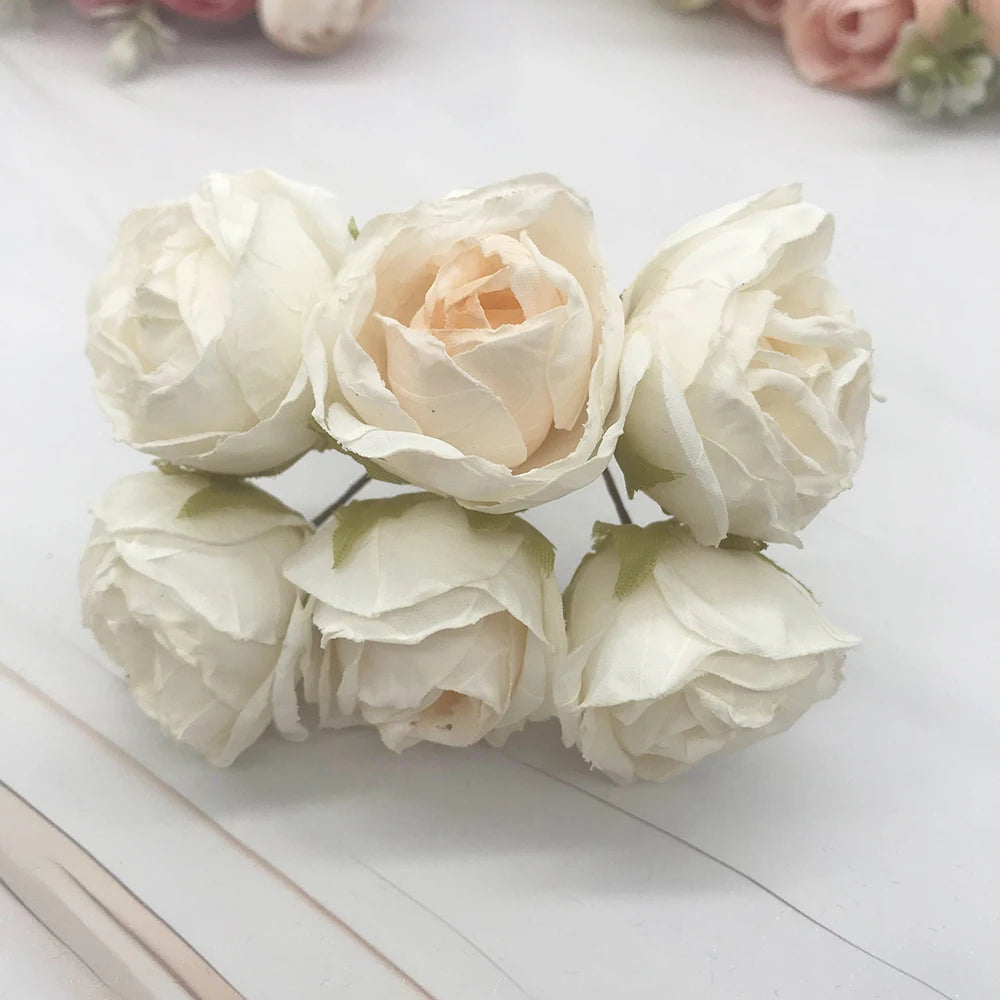 décoration intérieure vintage bouquet roses soie romantique mariage fleurs artificielles feuilles vertes tringle
