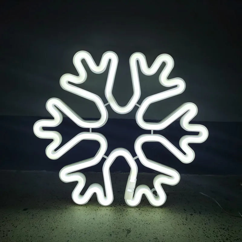 néons lumineux décoratifs cloche flocon arbre renne étoile couleurs vives câbles usb alimentation festive