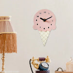horloge murale forme glace rose blanc marron chiffres noirs deco enfantine originale