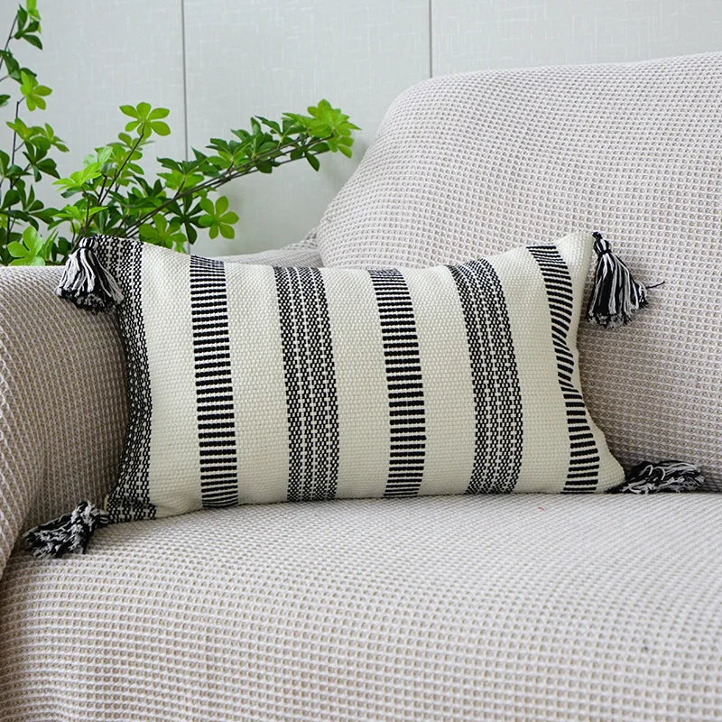 coussin carré boho noir blanc motif géométrique tassel polyester amovible lavable