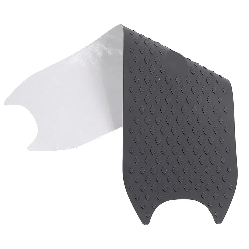 protection trottinette noire caoutchouc motifs adhésive antidérapante scooter électrique pratiquante résistante pieds