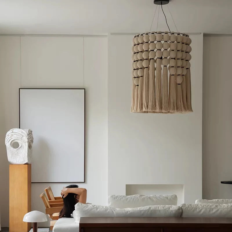 Suspension lumineuse moderne franges chaînes métalliques beige noir