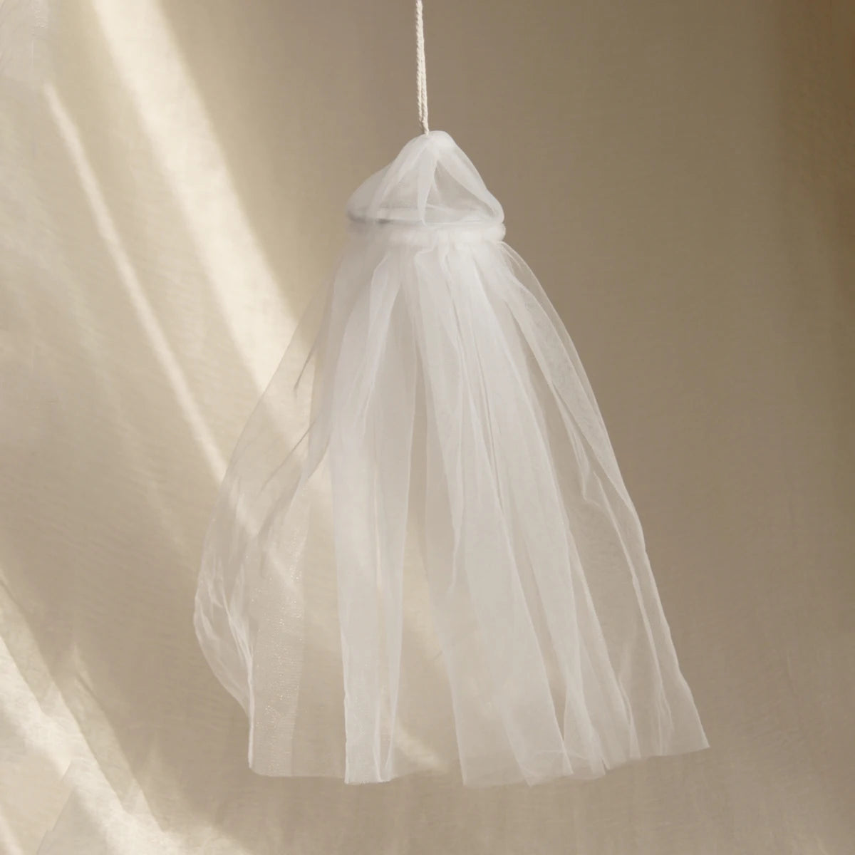 lit miniature blanc tissu floral occasion fête vintage romantique anniversaire noël mariage