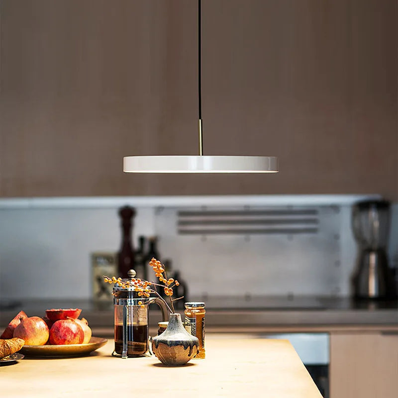 suspension lumineuse ronde opaque moderne noir câble électrique lumineuse salle manger facile
