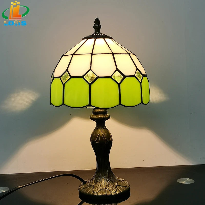 lampe table tiffany hexagonal jaune vert blanc rose violet aluminium nickel brossé led éclairage