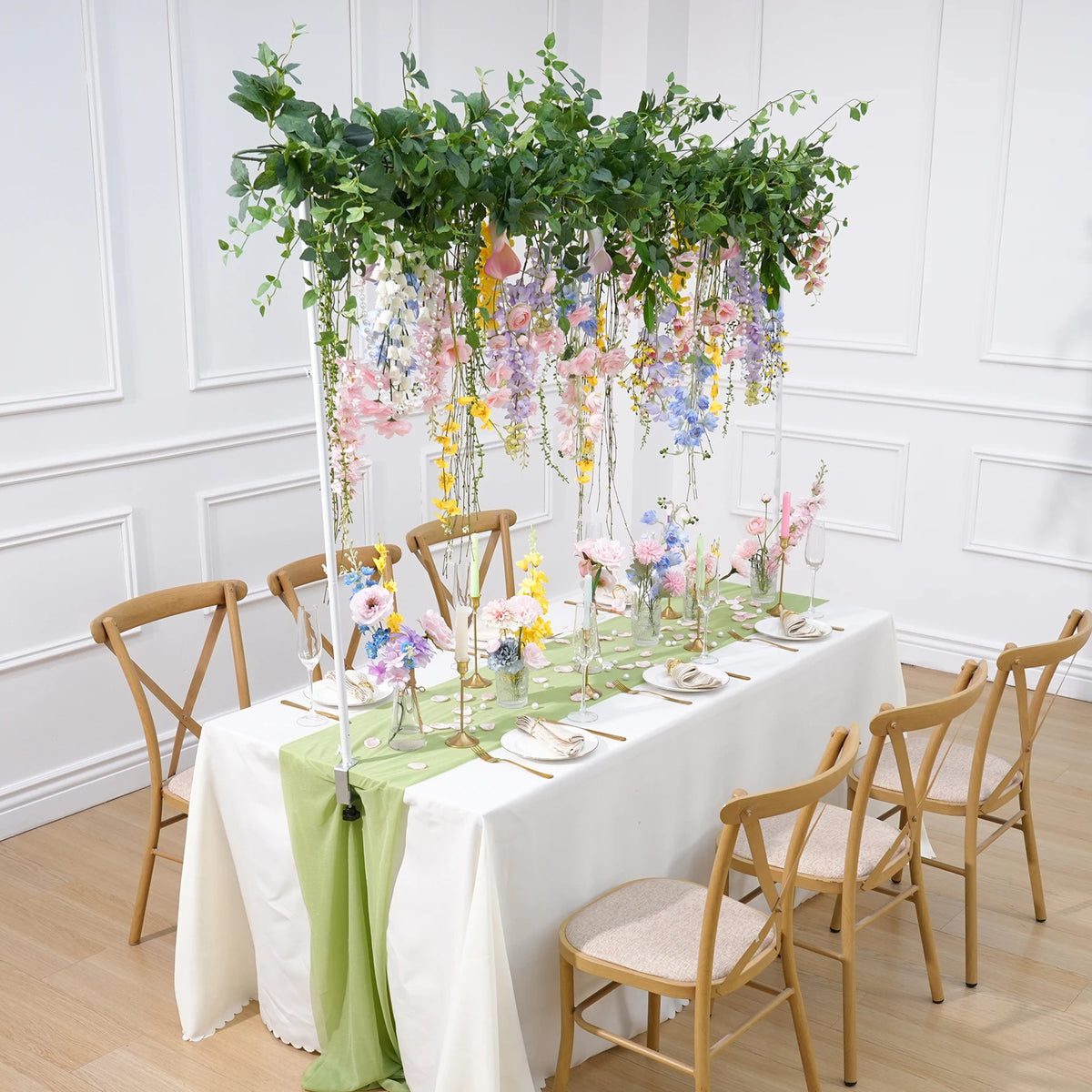 arche florale mariage décoration champêtre fleurs artificielles multicolores feuillage tissus vertes blancs