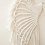 décoration murale ailes macramé blanc boho artisanal franges anneaux métalliques