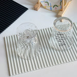 tapis vaisselle moderne noir blanc rayures verticales clips respectueux environnement