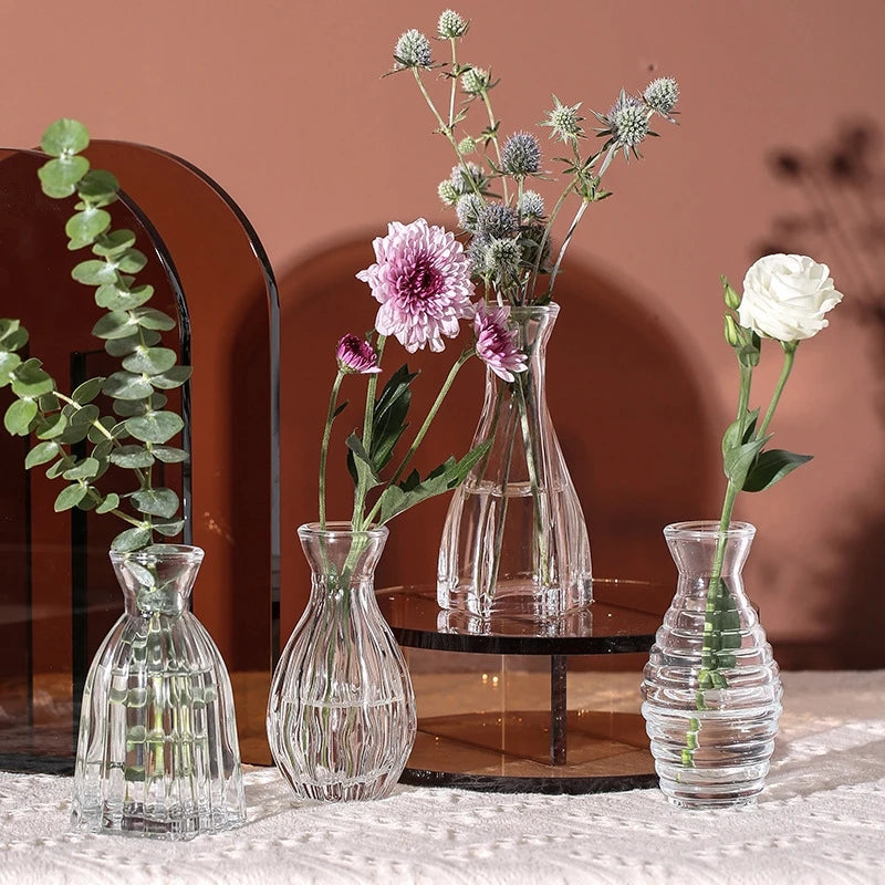 petit vase verre transparent rayures verticales fleurs artificielles décoration maison