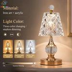 lampe table led rechargeable dorée transparente texture géométrique classique élégant abat jour fixée base