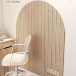 Détail du motif 3D autocollant sur panneau feutre beige