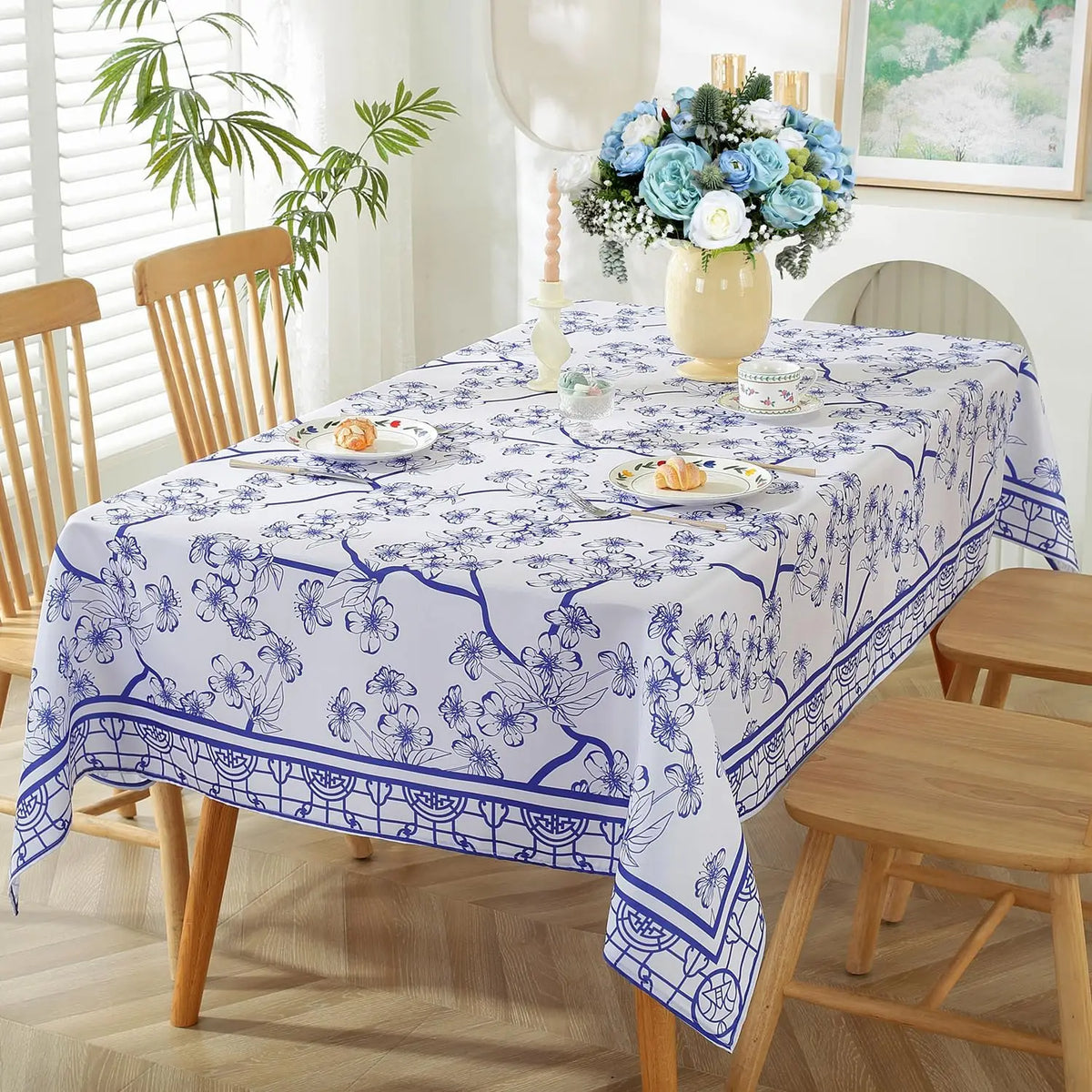 nappe table blanche bleue motifs floraux été classique moderne réutilisable polyester maison salle manger