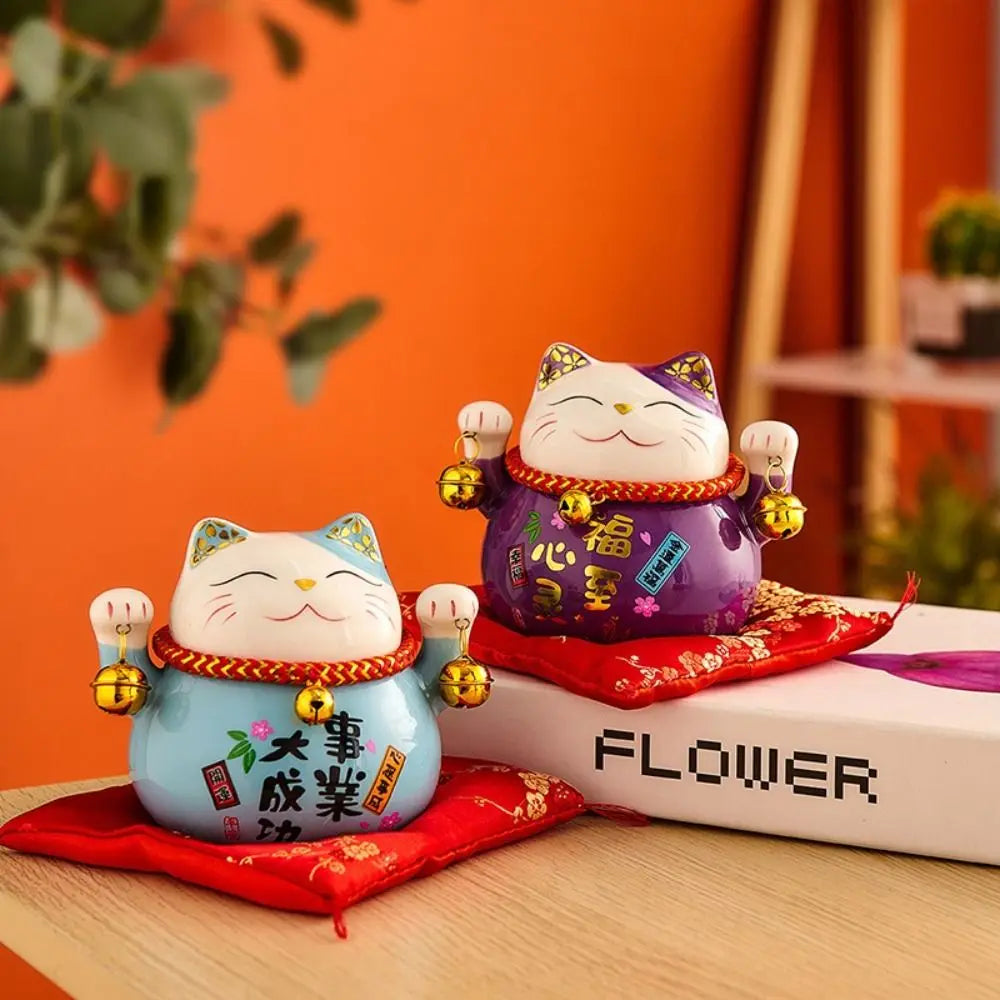 tirelire chat maneki neko violet bleu rose blanc fleurs symboles chinois rubans dorés traditionnel