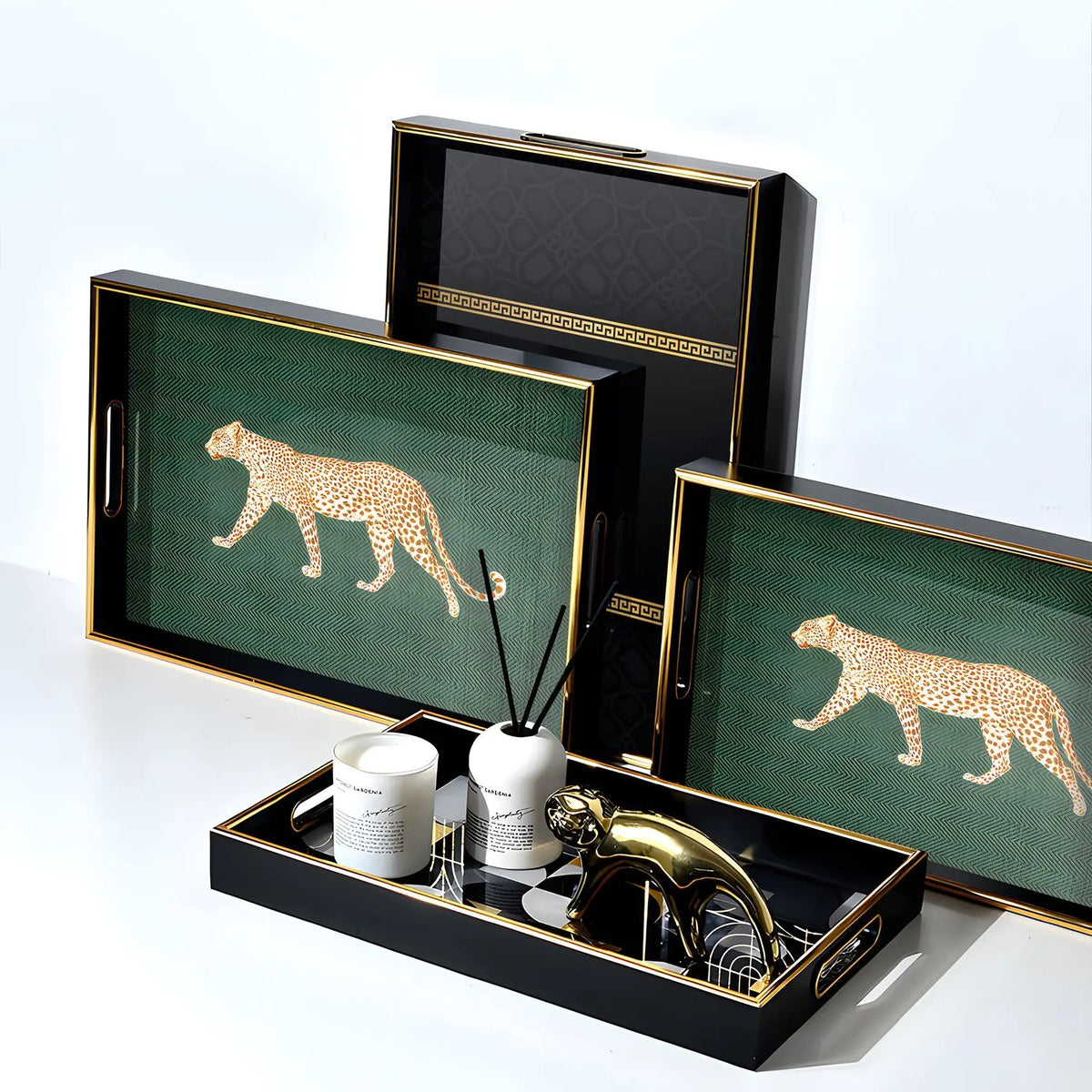 plateau service moderne élégant noir vert léopard poignées bougie parfum diffuseur figurine douche crème