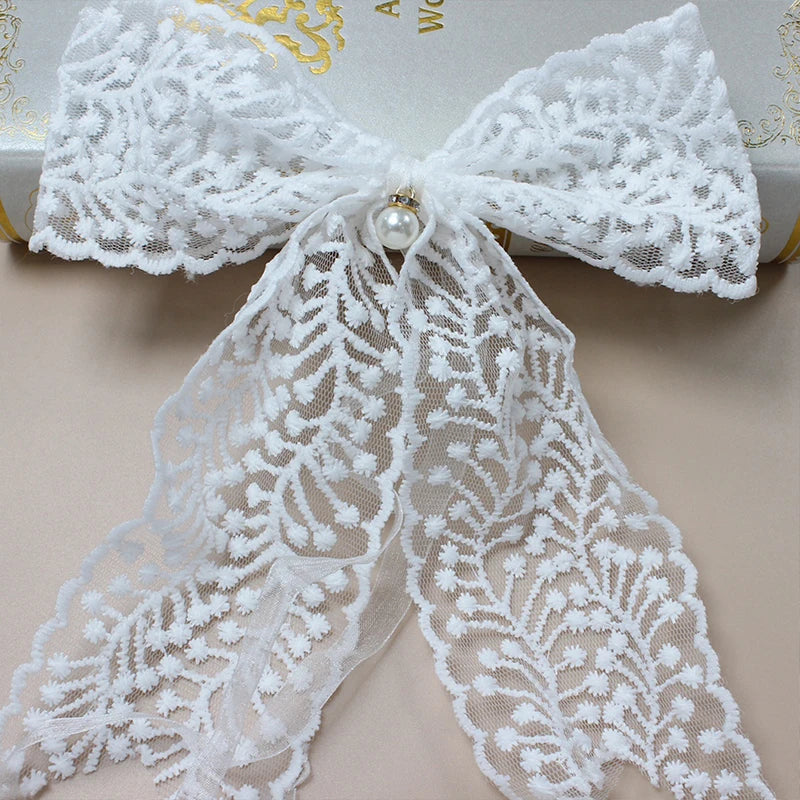 nœuds décoration rideau dentelle motif floral transparent romantique vintage blanc cassé éléments ruban