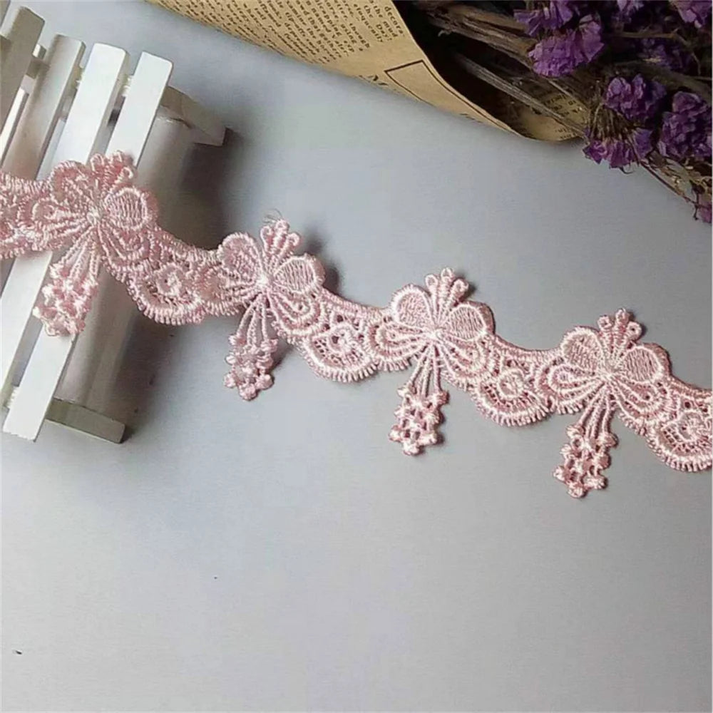 ruban dentelle brodée fleurs rose mariage décoration artisanale coton polyester 5cm largeur