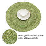 serviettes table rondes modernes vert clair tissées fils transparents respectueux environnement decoration table assises