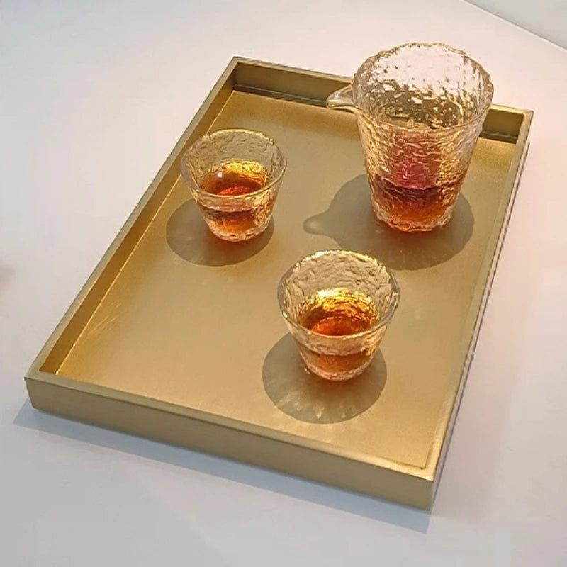 plateau carré doré moderne métal lisse brillant maison salle manger