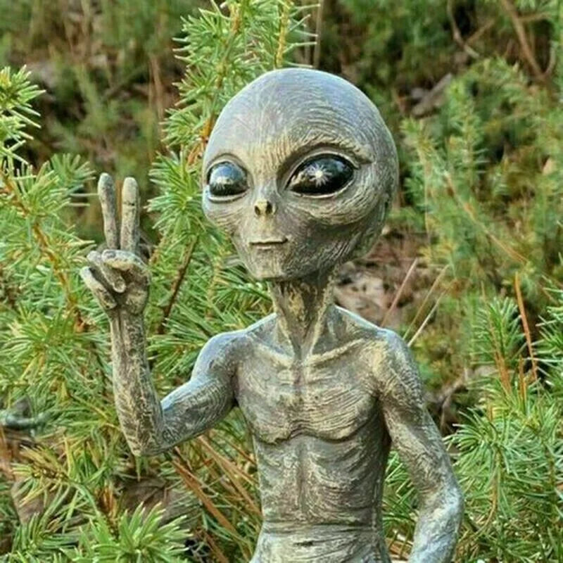 Détail geste amusant statue extraterrestre