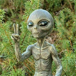 décoration jardin aliens argenté vert science fiction extérieure texteure grise humour paix silence