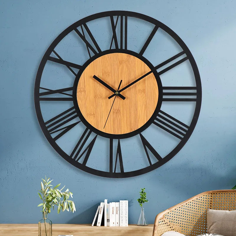 horloge murale vintage chiffres romains cadre noir aiguilles bois fixation salon décoration élégante antique