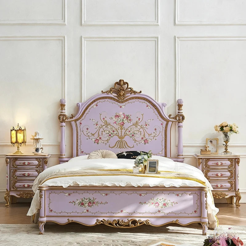 lit violet classique tête lit fleuri ornementation baroque doré chambre coucher moderne minimaliste