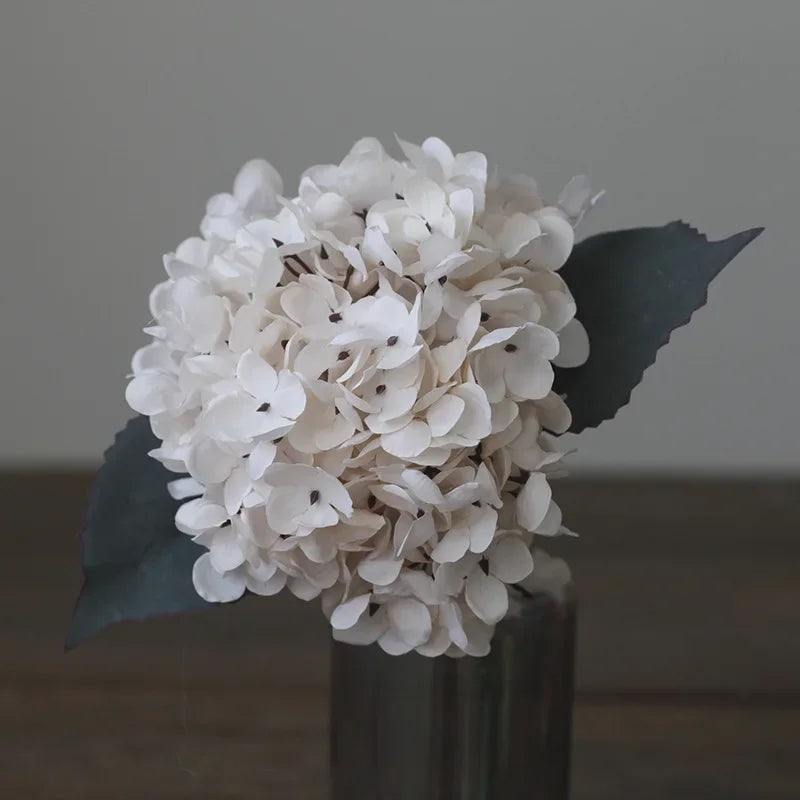 bouquet artificiel hortensias rose clair gris blanc orange rouge feuilles vertes classique intérieur mariage