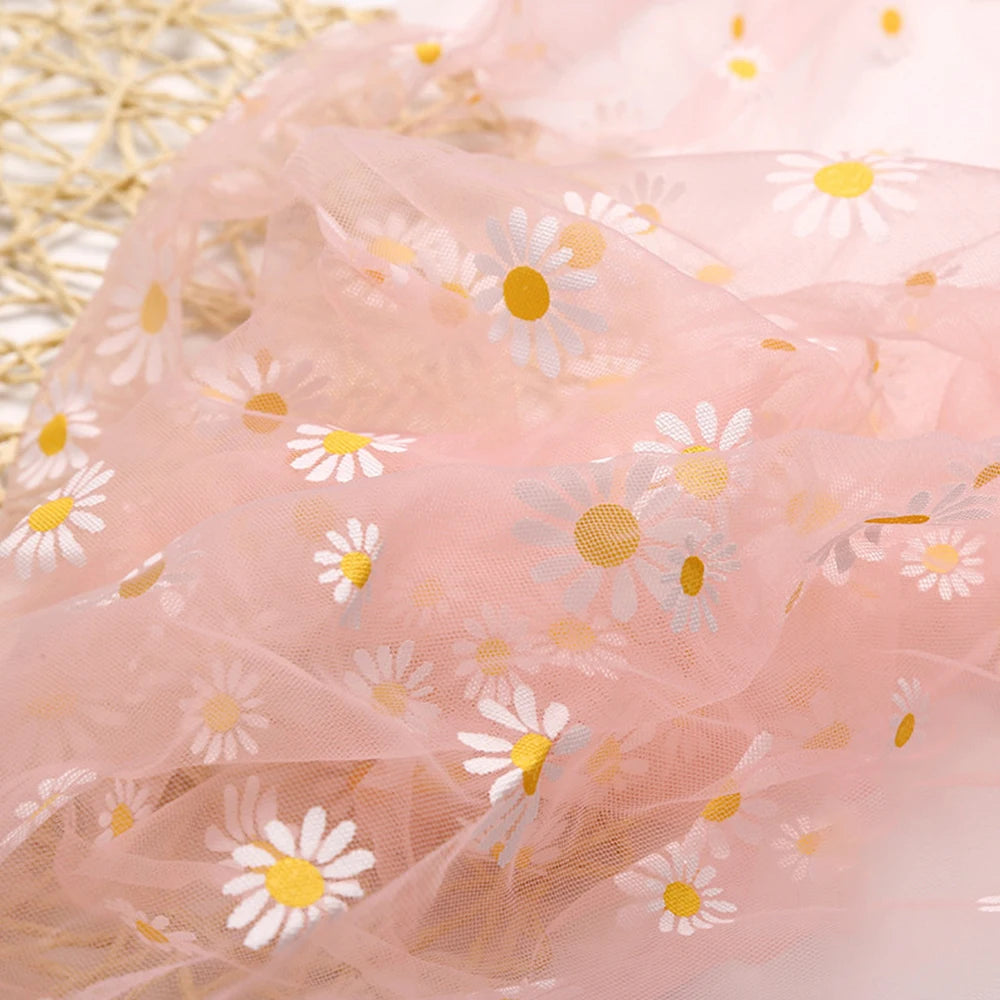 tulle imprimé fleur blanche rose clair rouge vert transparent délicat romantique matériaux bricolage