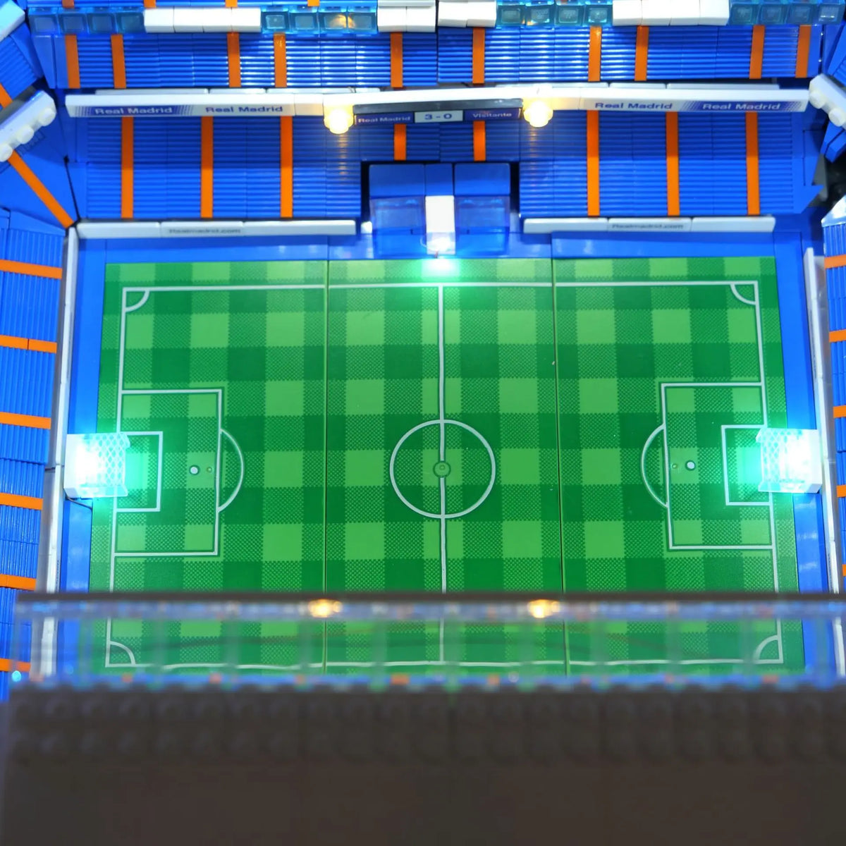 maquette stade real madrid led éclairage détaillée bleu blanc gradins públicoités logos
