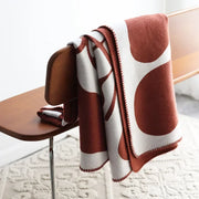 plaids abstraits doux rouge blanc vert bord festonné moderne minimaliste chaleureux