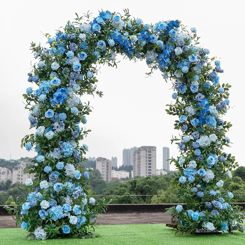 arche fleurie bleue romantique mariage anniversaire baby shower décoration intérieure soie hortensias roses feuillage