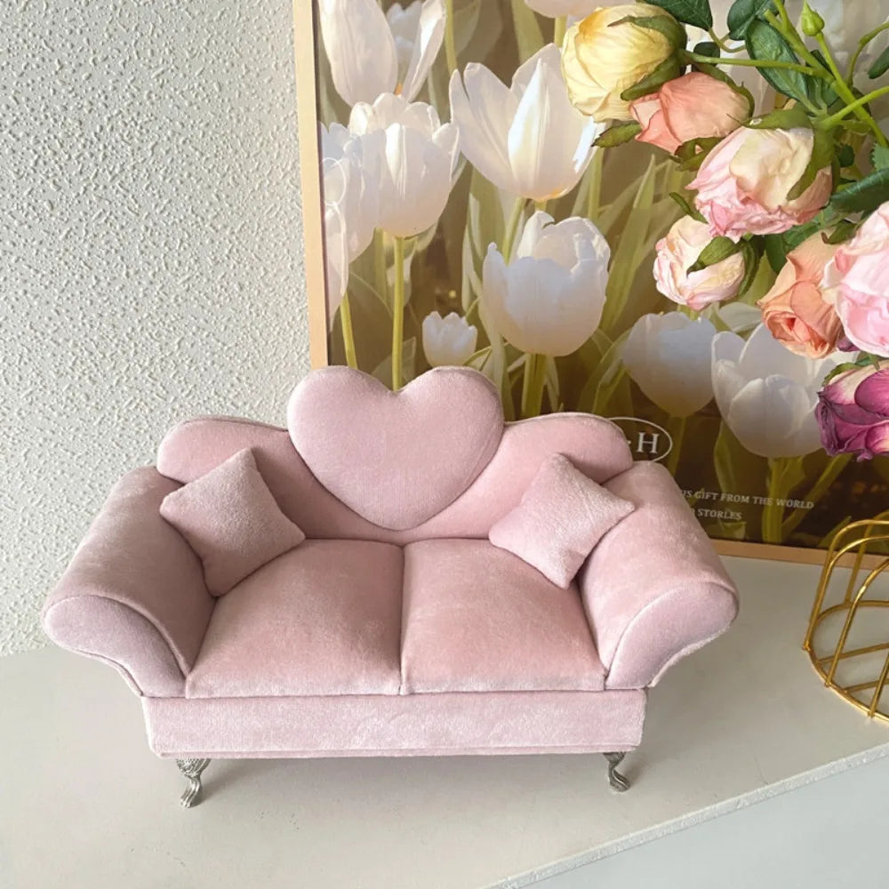 présentoir bijoux velours rose canapé armoire ensemble miniatures classiques pieds métalliques