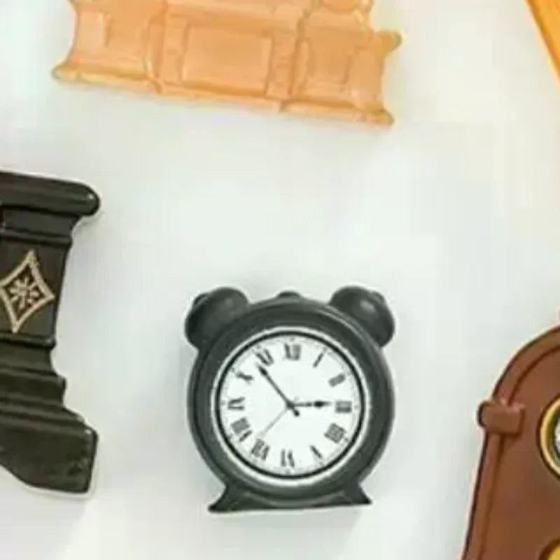 horloges miniatures vintage accessoires résine orange noir marron jaune classiques détaillées aiguilles cadres motifs