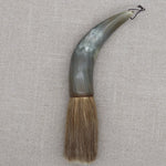 brosse peinture traditionnelle cordelette poils naturels marbrés noir blanc gris