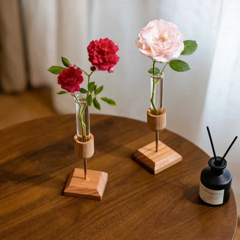 vase fleurs minimaliste bois clair verre transparent roses modernes lab
