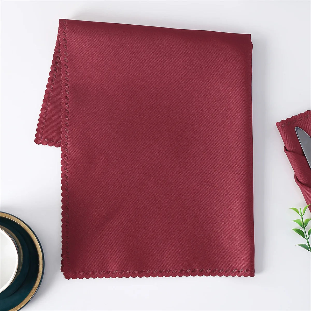 serviettes table rouge bordeaux scalloped bordure coton polyester qualité supérieure classique lavables maison restaurant