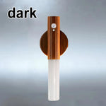 lampe murale détecteur mouvement rechargeable usb led moderne blanc noir bois
