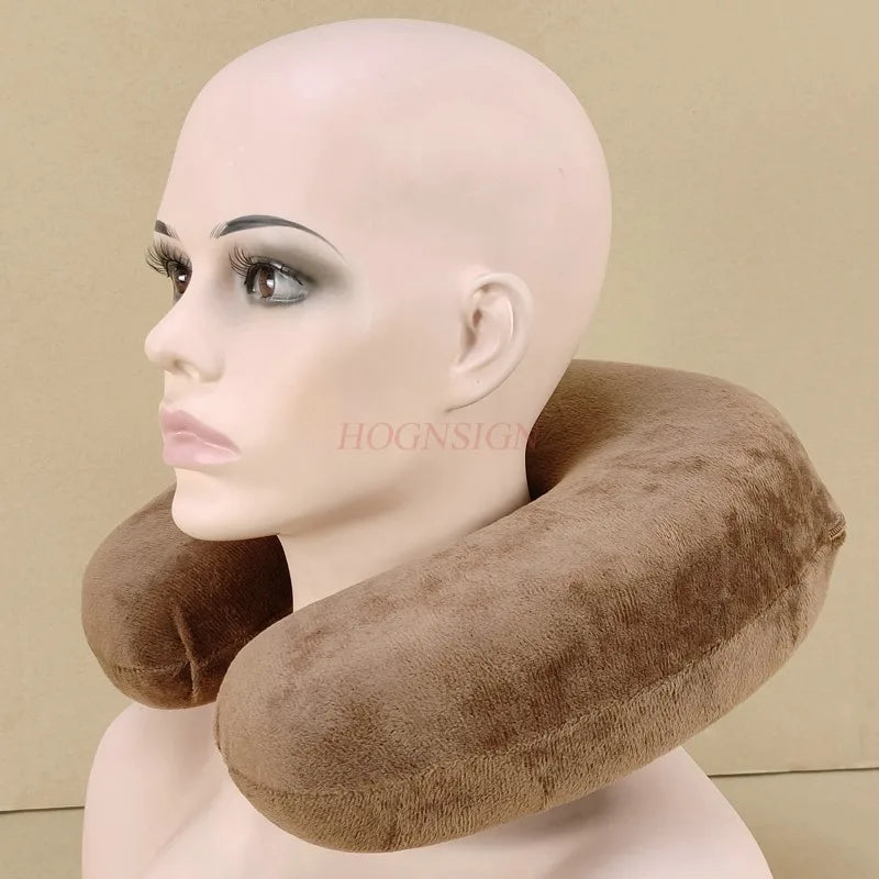 coussin ergonomique forme oreiller voyage marron beige doux mousse blanche zip métallique