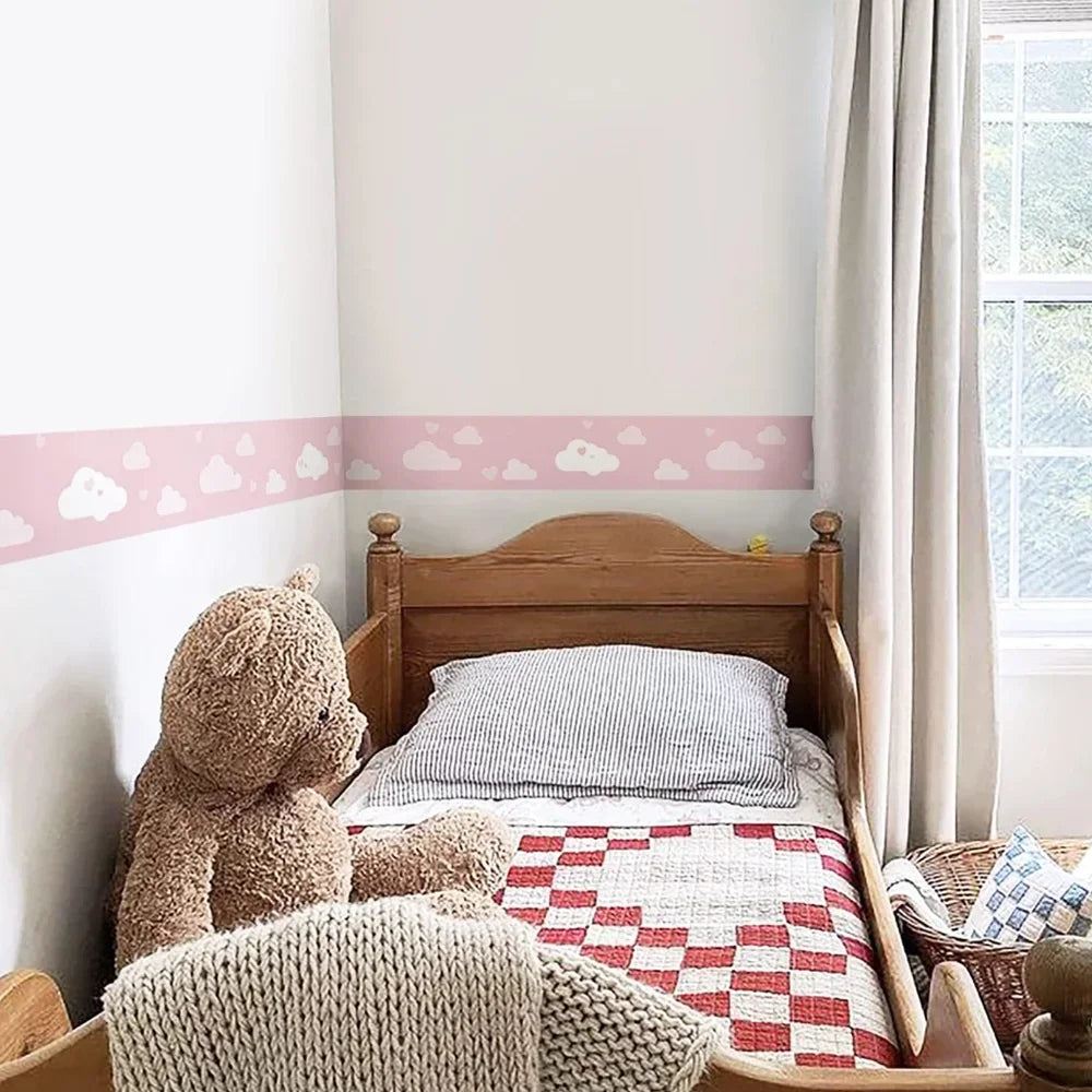 ruban decoratif adhesif nuages coeurs rose clair mur chambre enfants decoration intérieure